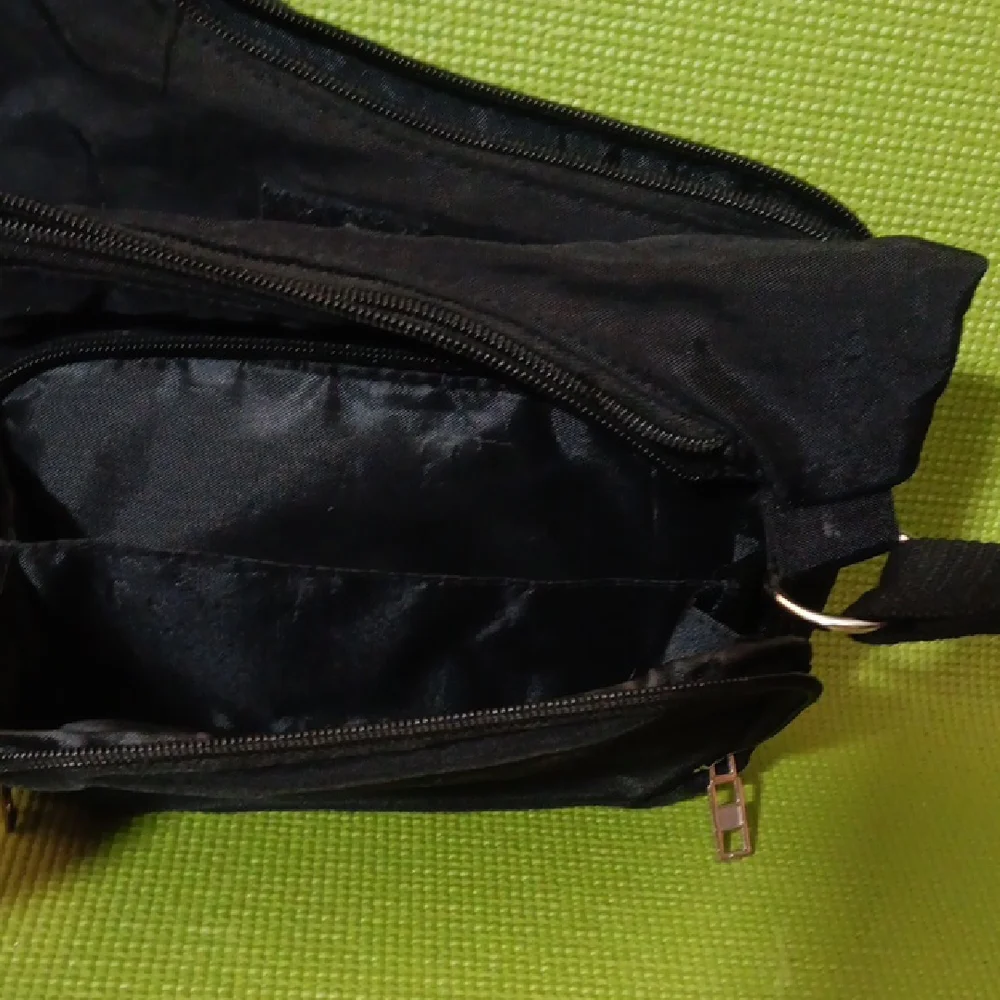 Bueno Black Messenger Bag - Picture 3 of 5